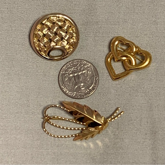 Vintage Designer Gold-Tone Brooch Set - Picture 7 of 8